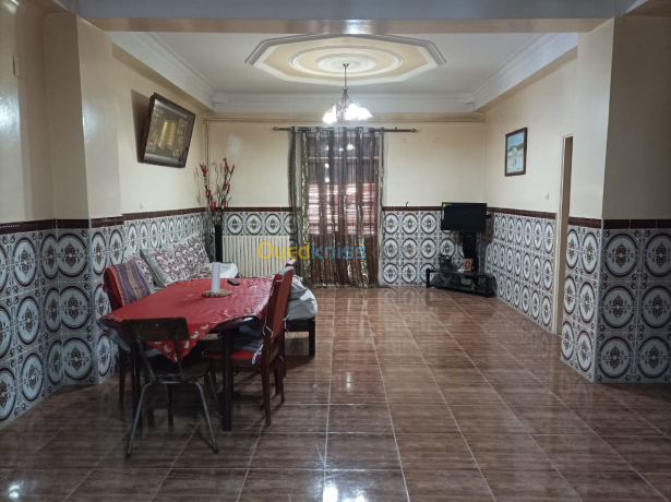 Location Villa 3 pièces 200 m² Sétif Setif