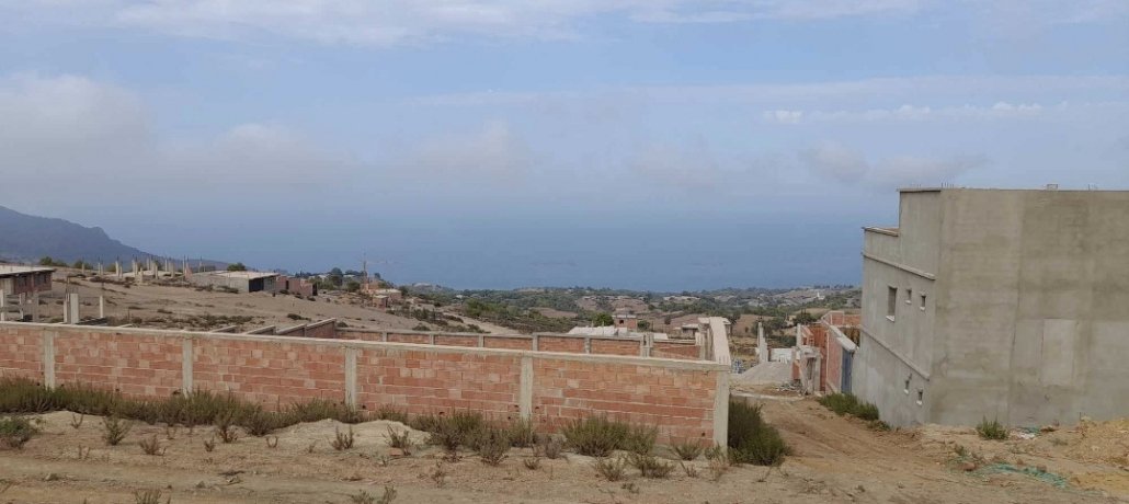  Land 240 m² for sale Chlef Oued Goussine