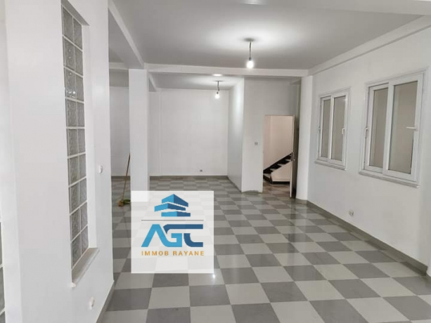 Location Local commercial 250 m² Béjaïa