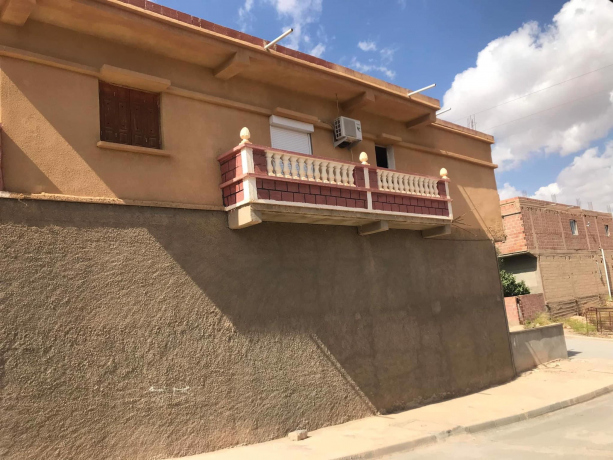 Vente Maison 10 pièces 525 m² Khenchela Chechar