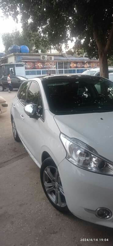 Peugeot 208 Alur  1.6Hdi | 2014