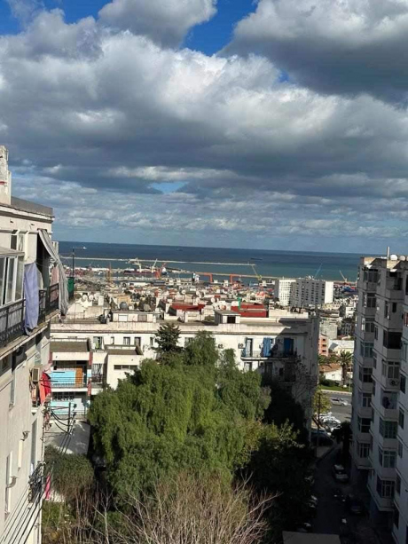 Vente Appartement 70 m² Alger El Mouradia