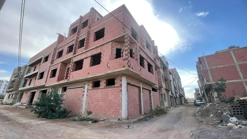 À vendre : Belle carcasse à Kharouba, Hai Salem, Mostaganem - Vue dégagée sur mer