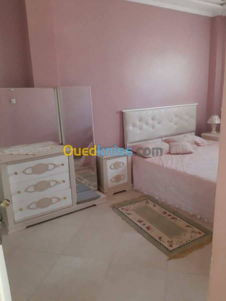 3 bedrooms Apartment 100 m² for rent Oran