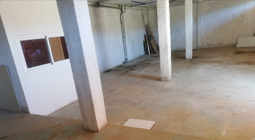 Location Boutique 152 m² Tlemcen