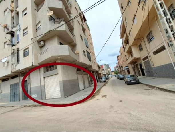  Shop 55 m² for rent Oran