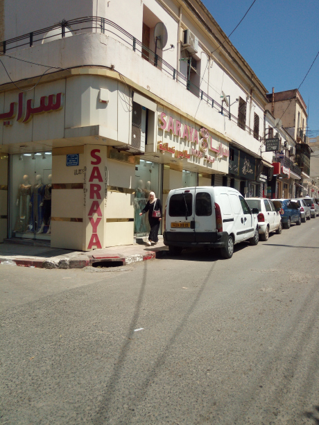 3 parts Shop 60 m² for sale Blida