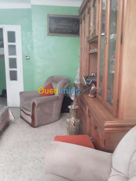 3 bedrooms Apartment 82 m² for sale Oran