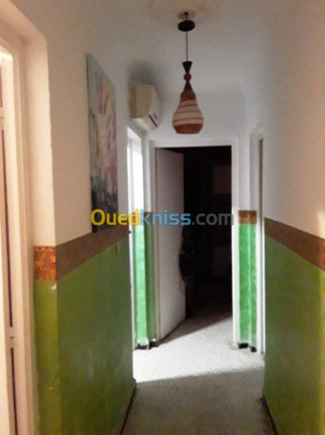 3 bedrooms Apartment 82 m² for sale Oran