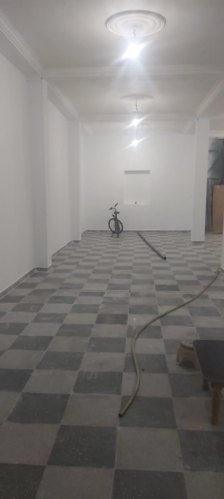  Garage 162 m² for rent Chlef Chettia