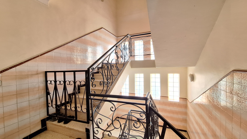 6 bedrooms Villa 342 m² for sale Oran Es Senia