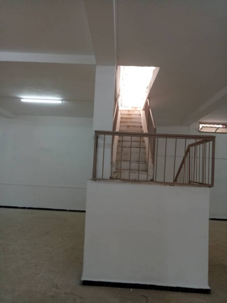  Garage 275 m² for rent Tlemcen