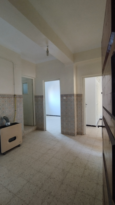 3 bedrooms Apartment 67 m² for sale Ain-Defla Miliana