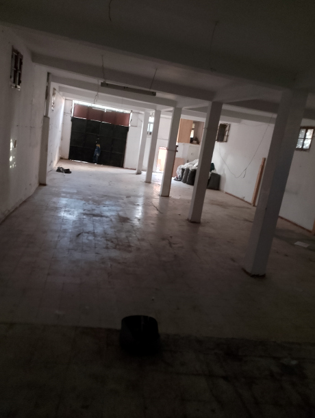  Garage 300 m² for rent Alger El Achour