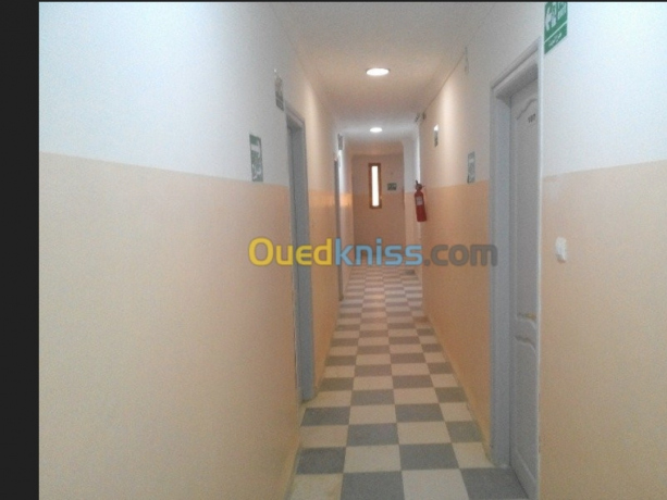 Location Immeuble 30 pièces 500 m² Ouargla Hassi Messaoud