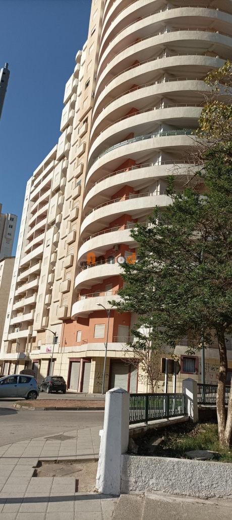 Location Appartement F3 112 m² Alger Hydra