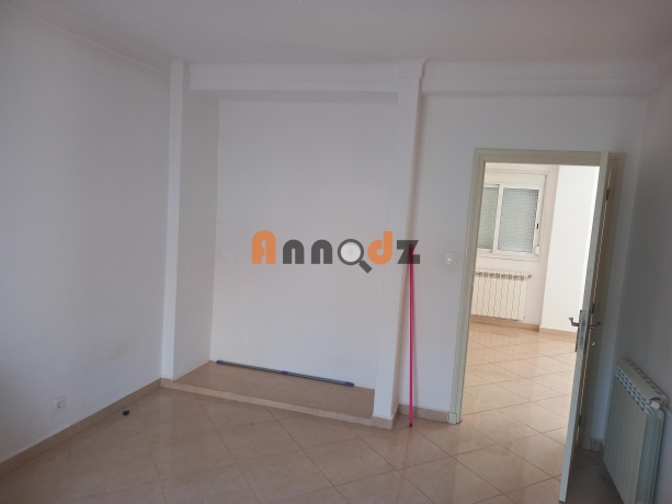 3 bedrooms Apartment 220 m² for rent Alger Sehaoula