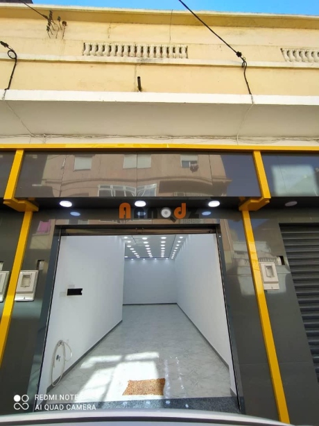 2 parts Garage 75 m² for rent Oran