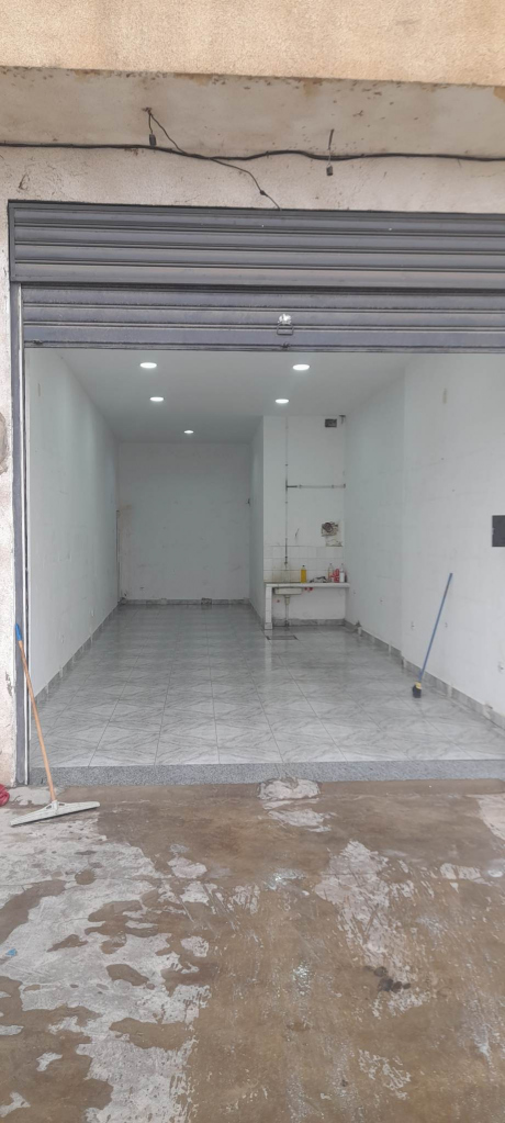  Shop 150 m² for rent Oran Sidi Chami