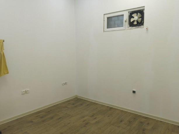 2 parts Shop 42 m² for rent Alger Bab Ezzouar