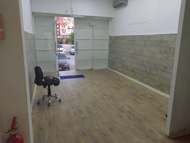 2 parts Shop 42 m² for rent Alger Bab Ezzouar